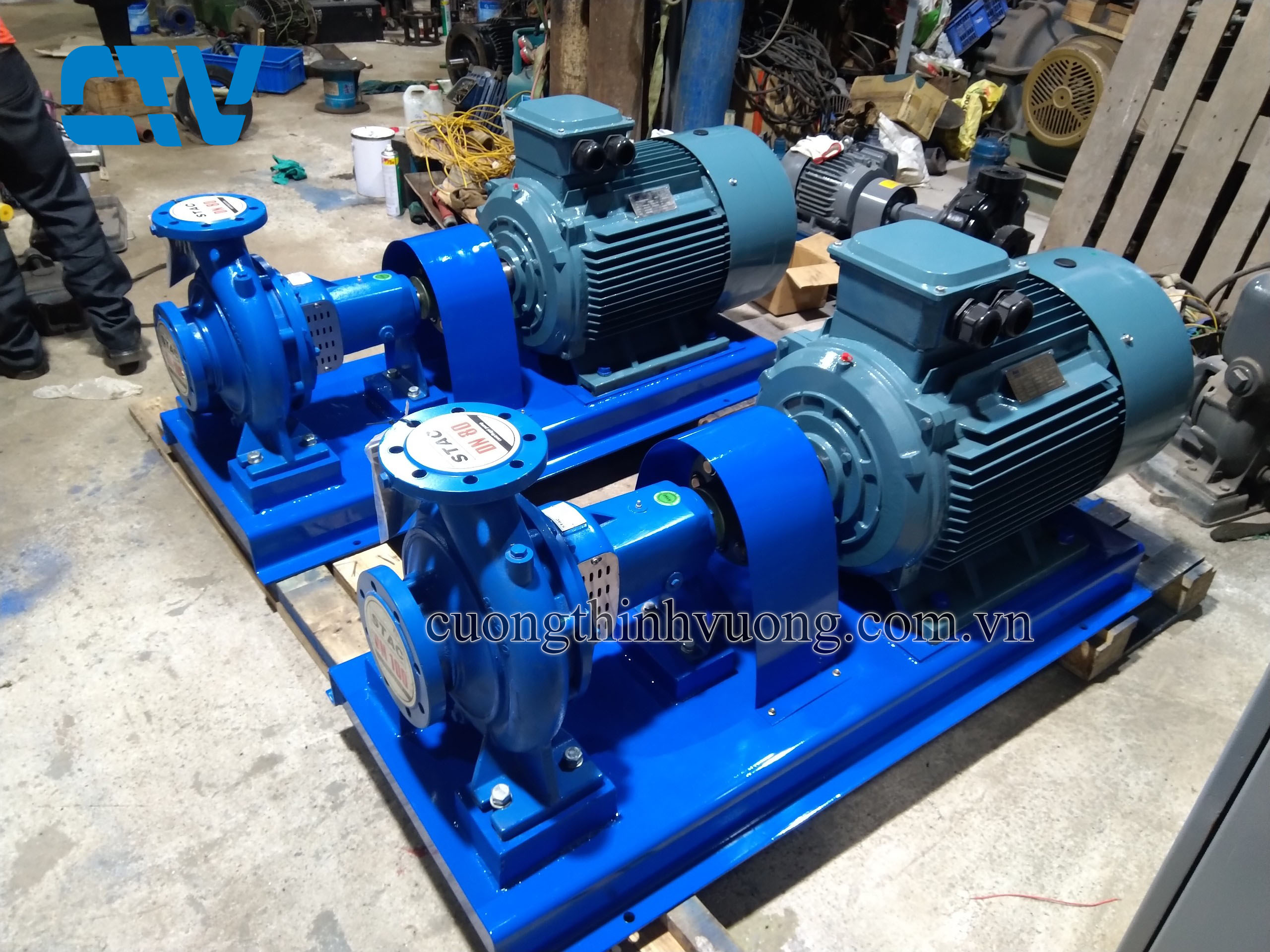 Lắp ráp máy bơm đầu rời Stac Italia bằng hệ thống căn chỉnh đồng tâm EASY LASER XT440